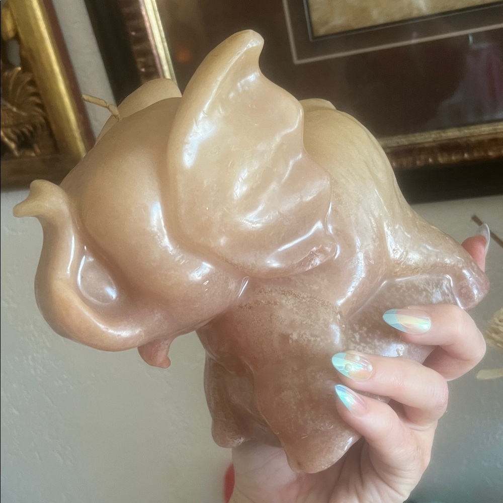 Elephant Shaped Candle - Picture 5 of 5